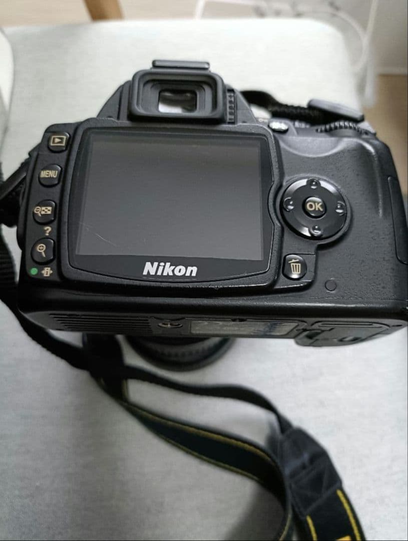 Nikon D40 デジタル一眼レフカメラ＆単焦点レンズセット（備品付き）