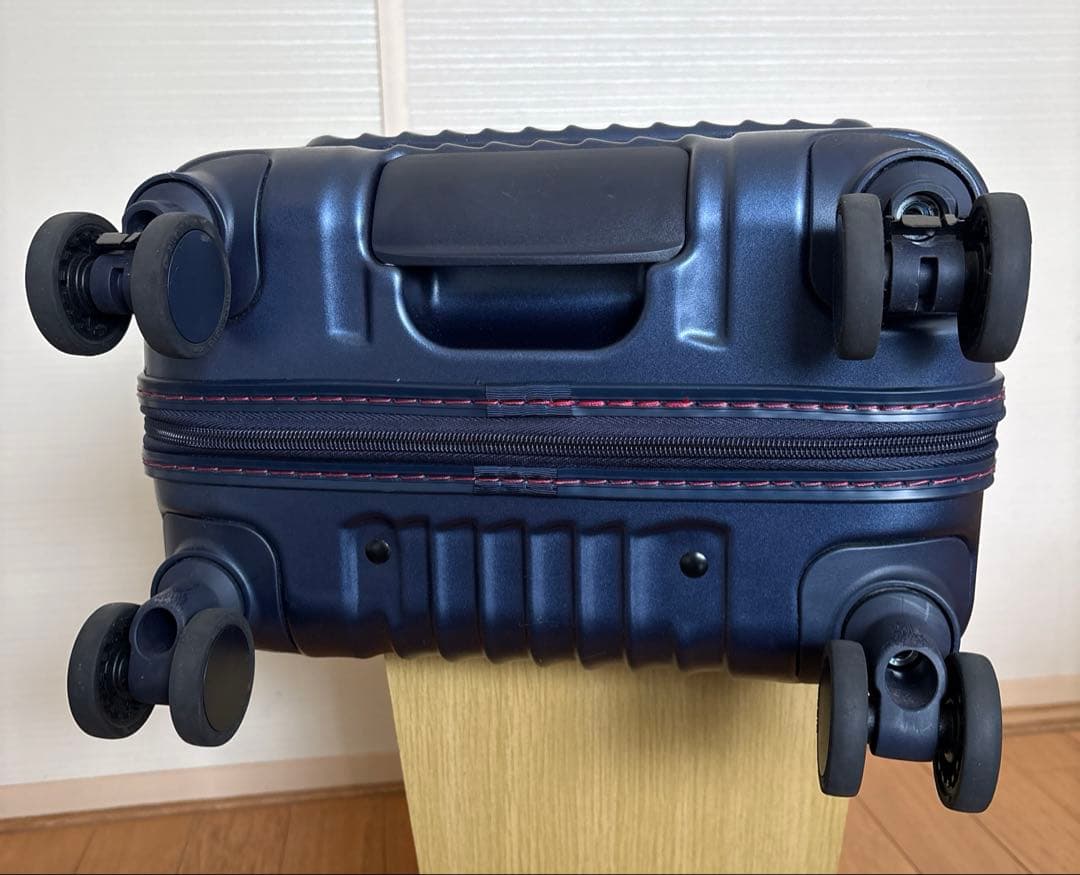 CARGO 機内持ち込み CAT235LY