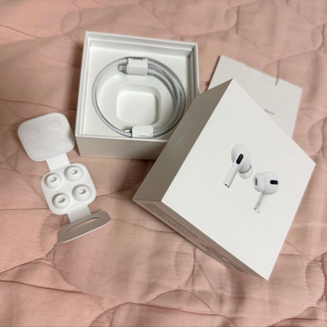 マ*ん様 AirPods Pro 第一世代 充電ケース付き