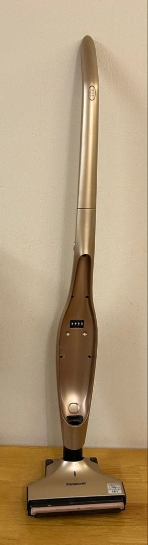 Panasonic スティック型コードレス掃除機 MC-BU110J-T