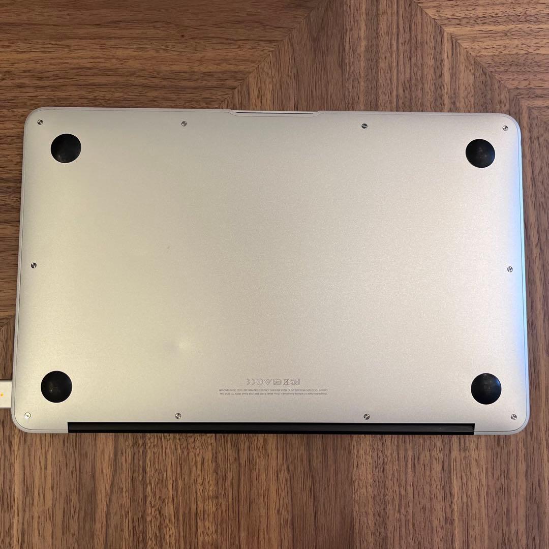 MacBook Air (11-inch, Early 2015)充電ケーブル付