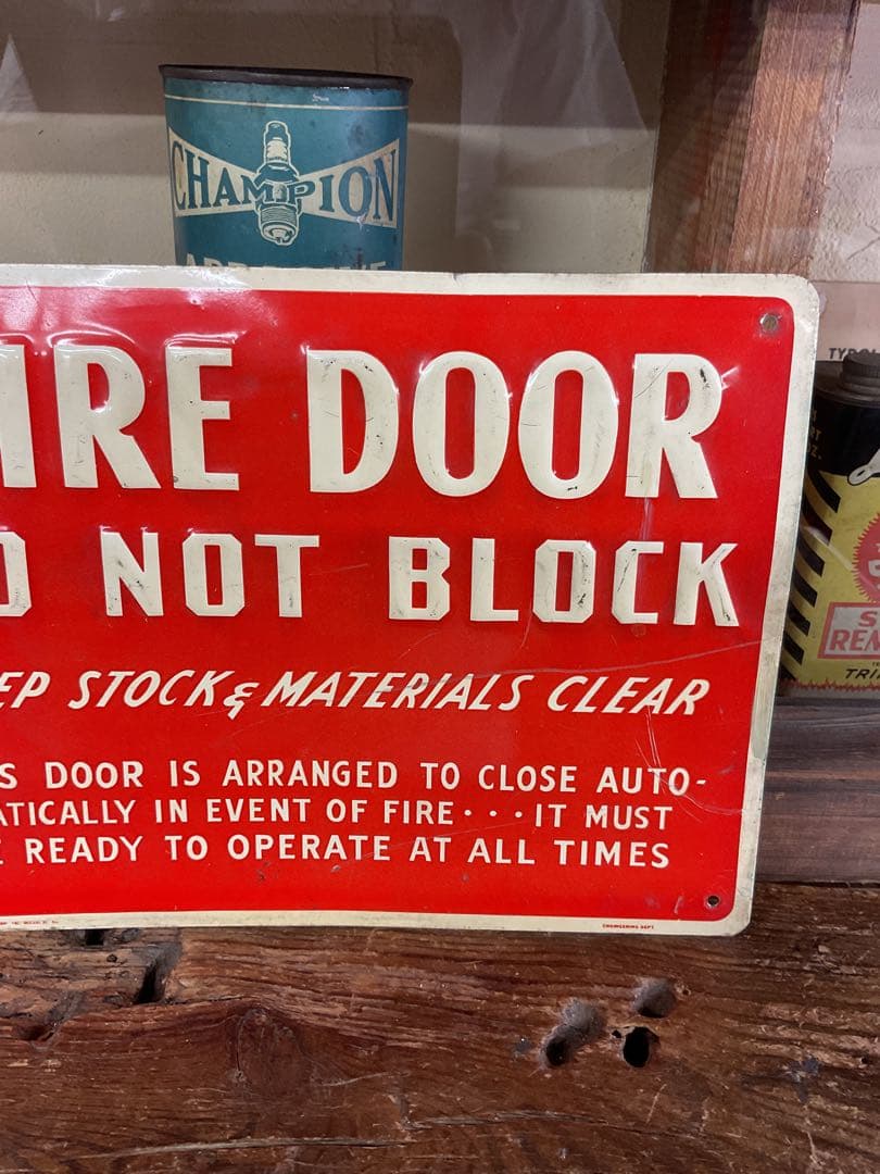 USA看板 FIRE DOOR
