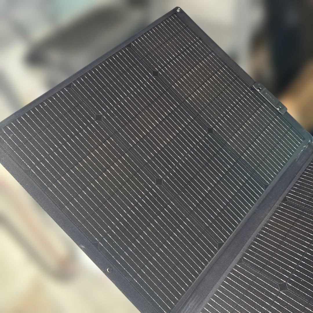 EcoFlow 220W片面 ソーラーパネルGen2　訳アリE4