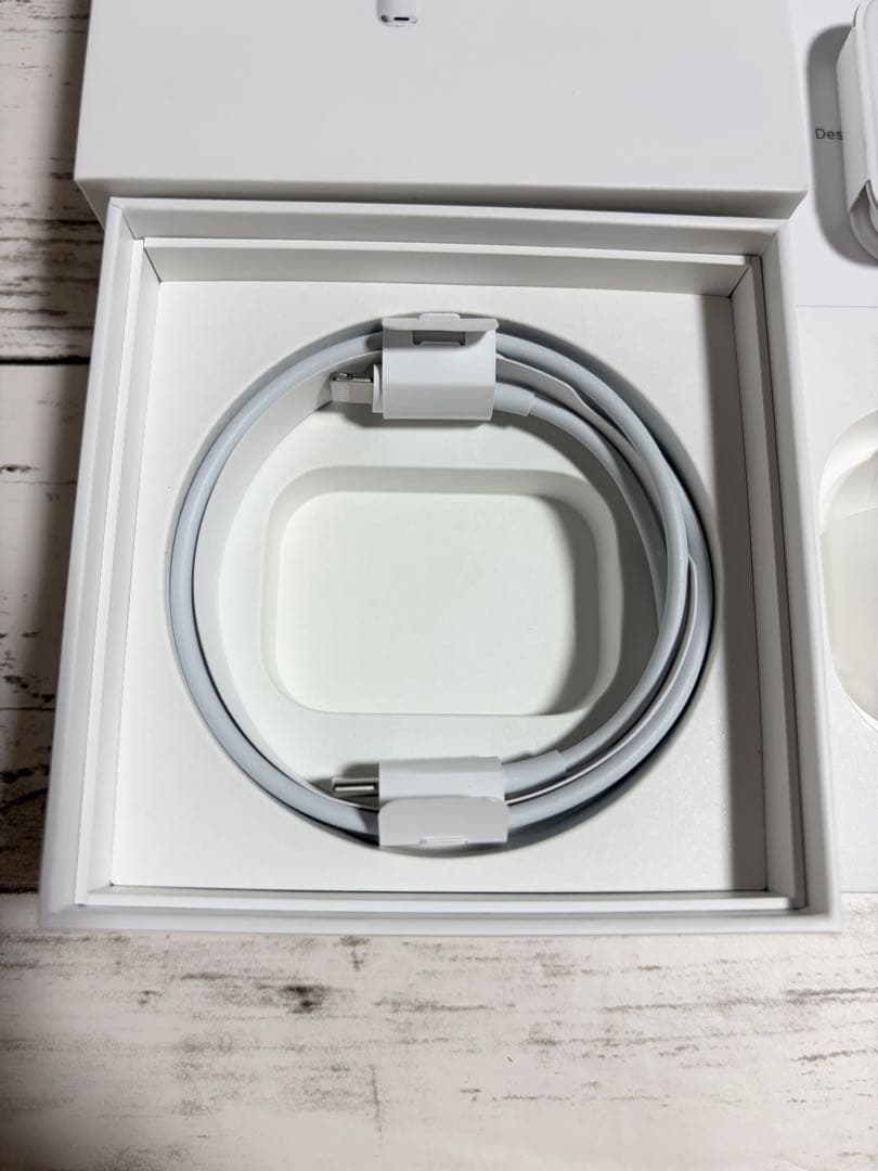 【美品】AirPods Pro第2世代 lightning