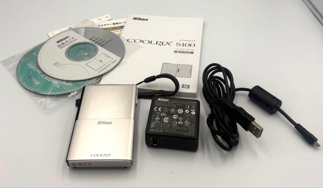 美品Nikon COOLPIX S100 コンパクトデジタルカメラ プラチナ