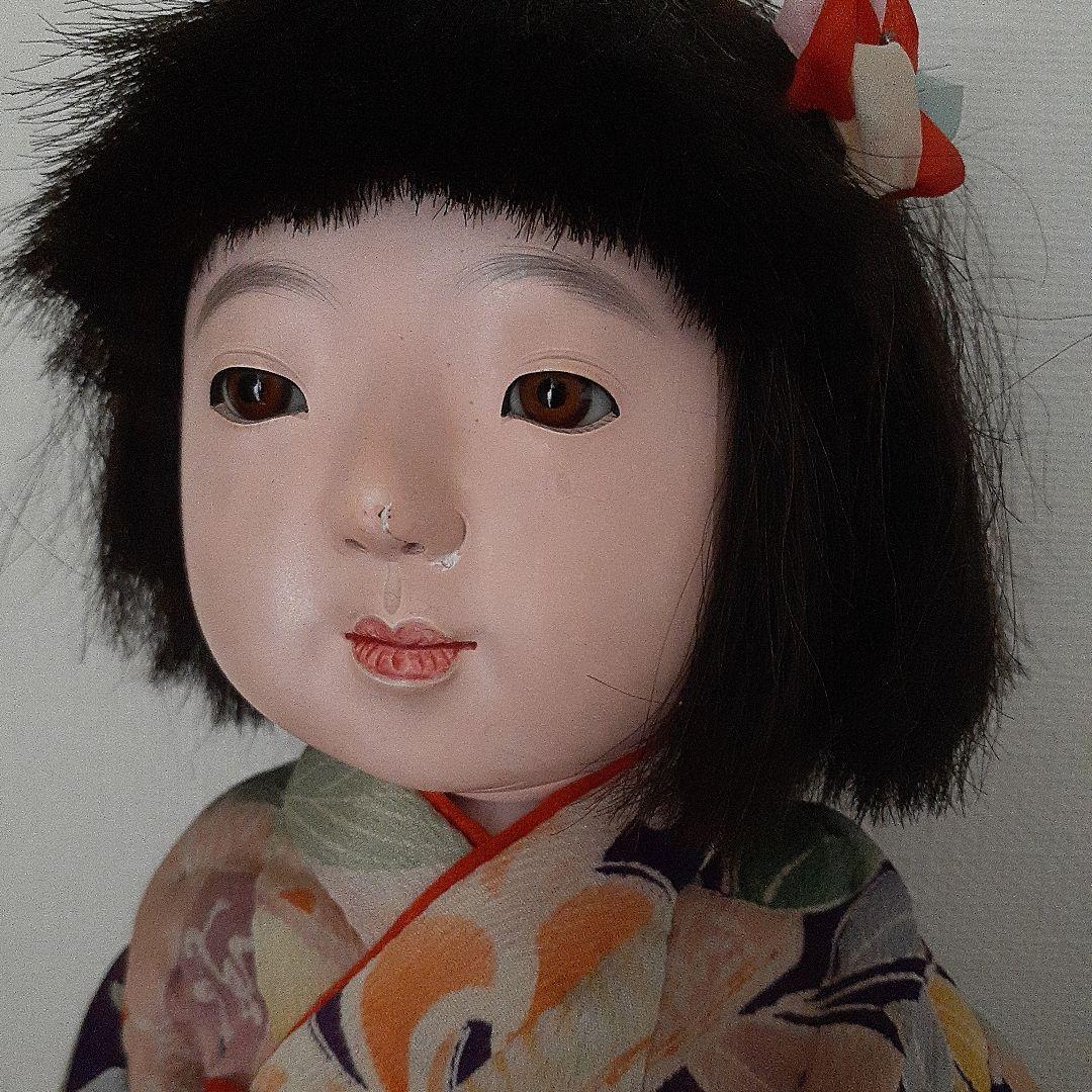伝統的な市松人形 多色の花柄着物　難あり