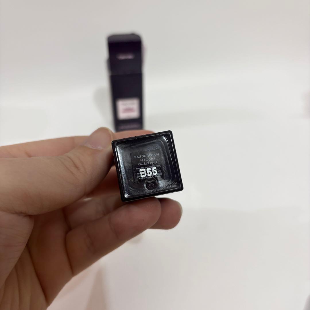 TOM FORD フィグ　エロティック　4ml 香水　オードパルファム