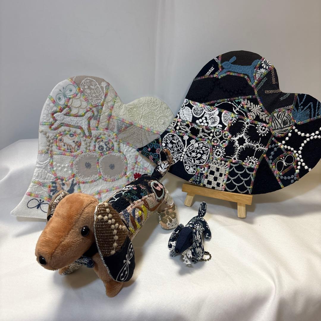 ハンドメイド ミナペルホネン ダックスちゃん ぬいぐるみ チャーム マット付き