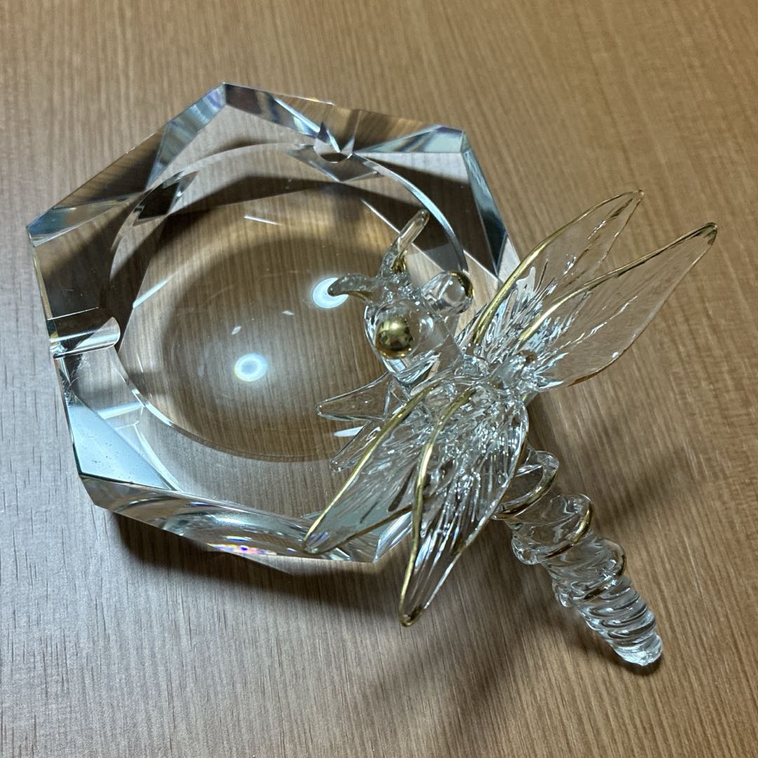 【新品同様】クリスタル灰皿とトンボ2個セット　ガラス細工　透明　喫煙者