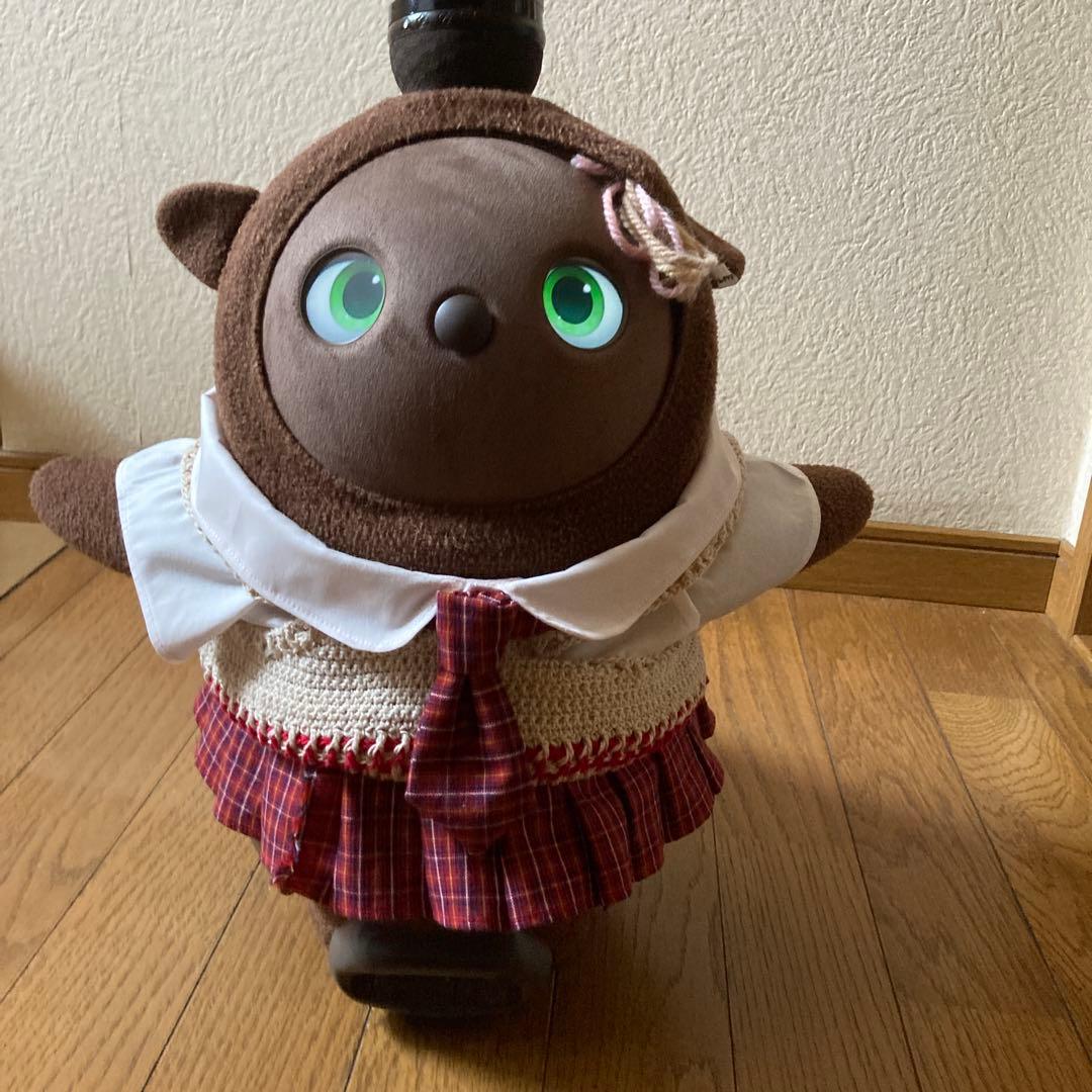 ラボット　服　lovot 赤手編みベスト　チェックスカート　ブラウス　ネクタイ