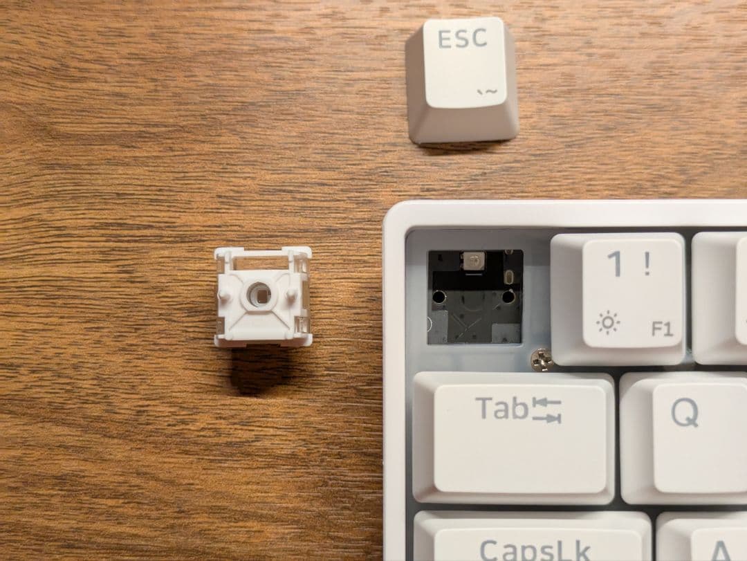 Skyloong GK68RE 磁気スイッチ ゲーミングキーボード 白