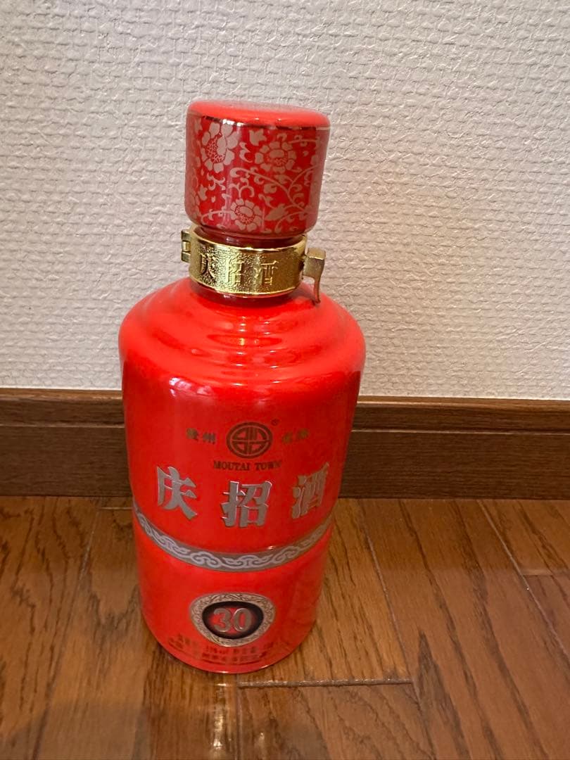貴州名牌 30年 白酒 500ml 赤未開栓