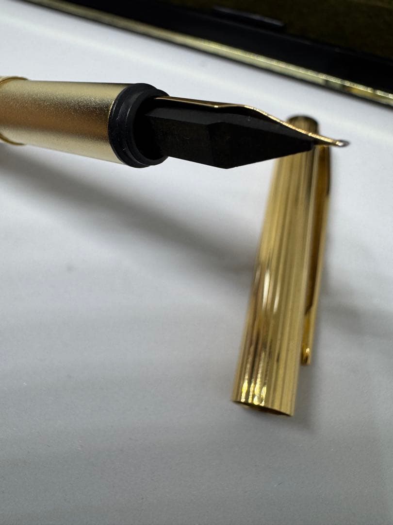 Montblanc Noblesse 万年筆 ゴールド