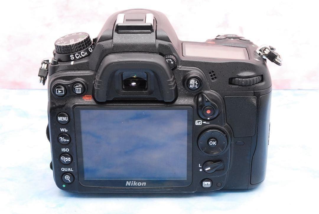 ◎ニコン D7000◎超望遠レンズ付Wレンズ◎ショット数極少◎一眼レフカメラ