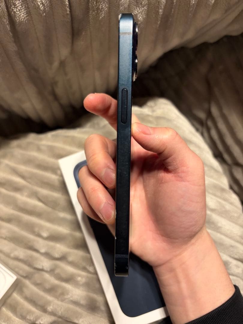 Apple iPhone 13 ミッドナイト 本体 充電ケーブル付き