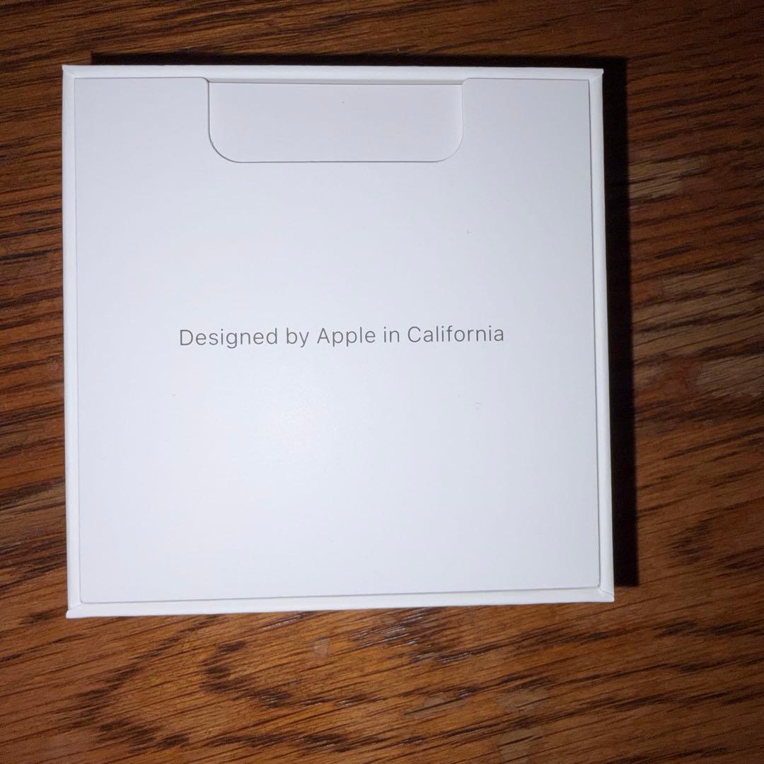 AirPods 4 本体 ホワイト ノイキャン付き充電ケース付き美品