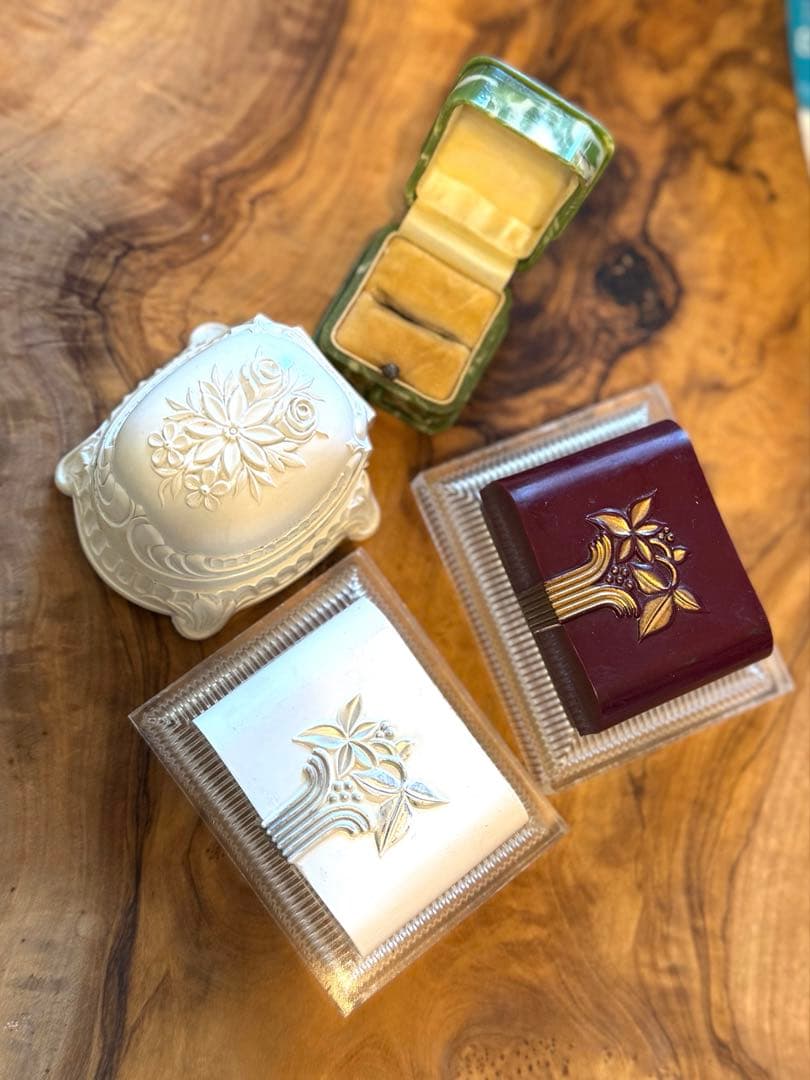 米国製　ZALE'S ヴィンテージ　セルロイド　ジュエリーリング　ケース　花模様