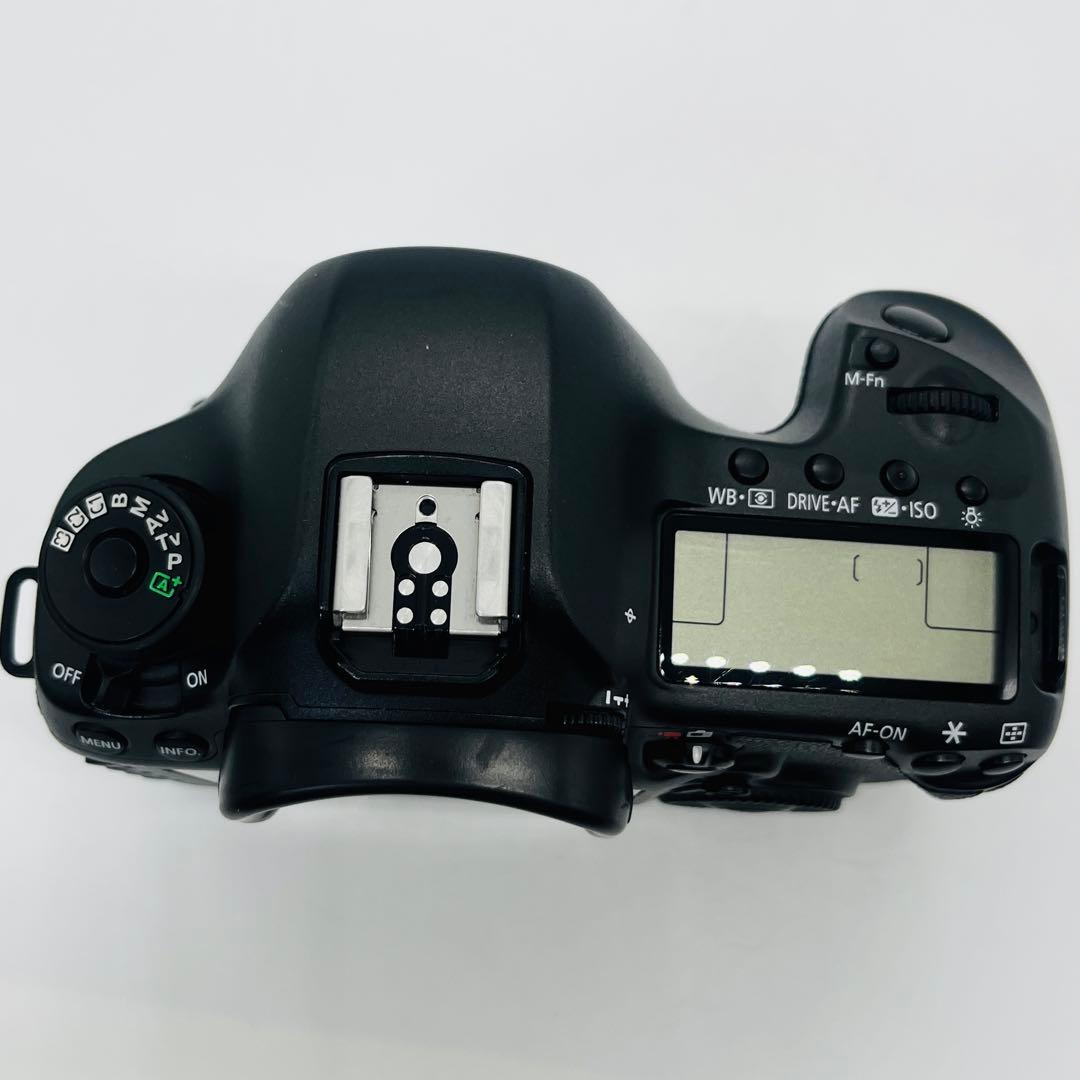 ほぼ未使用　Canon デジタル一眼レフカメラ EOS 5Ds ボディー