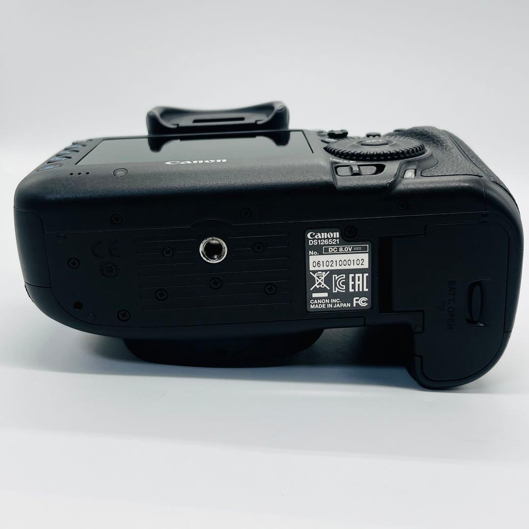 ほぼ未使用　Canon デジタル一眼レフカメラ EOS 5Ds ボディー
