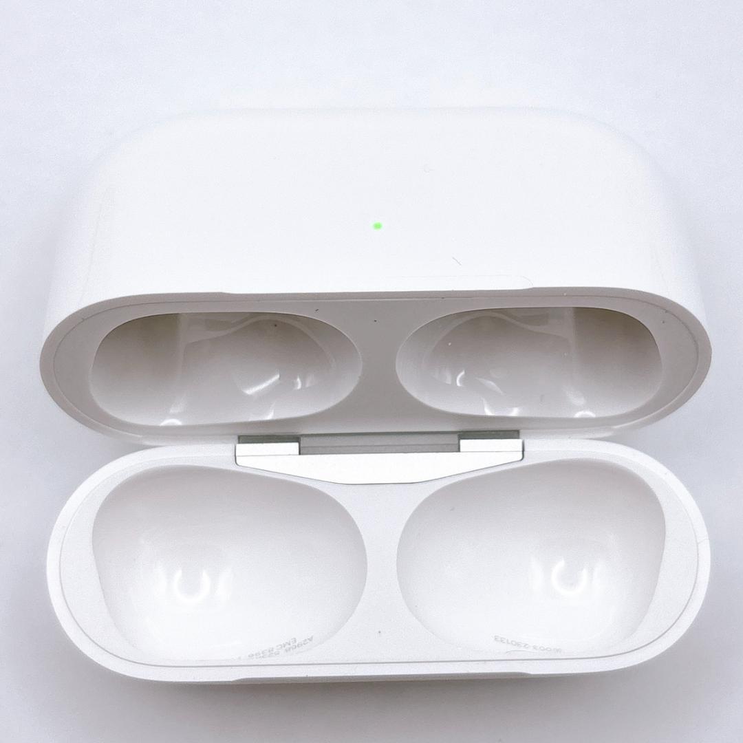 【美品】Apple AirPods Pro 第2世代 充電ケース A2968