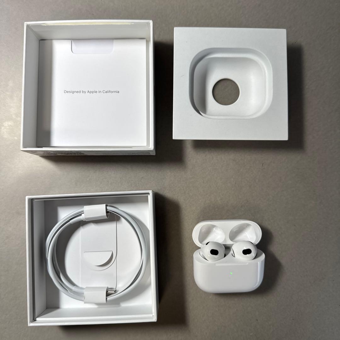 AirPods 第３世代　lightning充電ケース付き