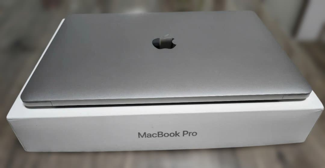 MacBook Pro 2020 i5 ram8/256美品