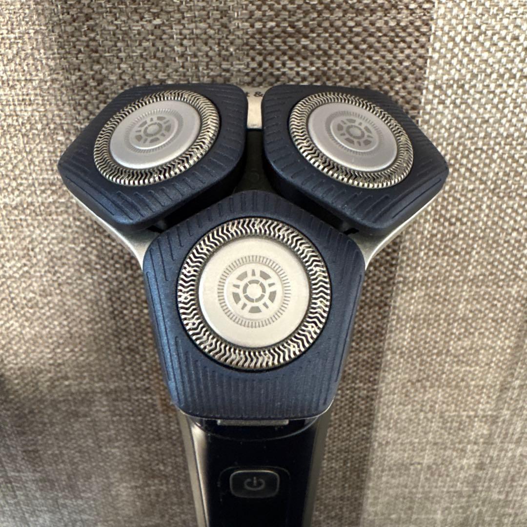 PHILIPS 7000 Series メンズ電気シェーバー　洗浄液１個