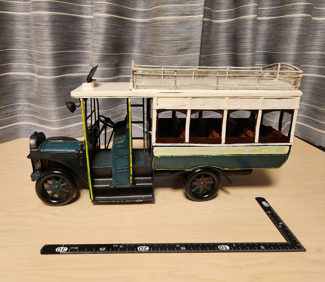 ブリキ　ボンネット型　クラシックカー　バス