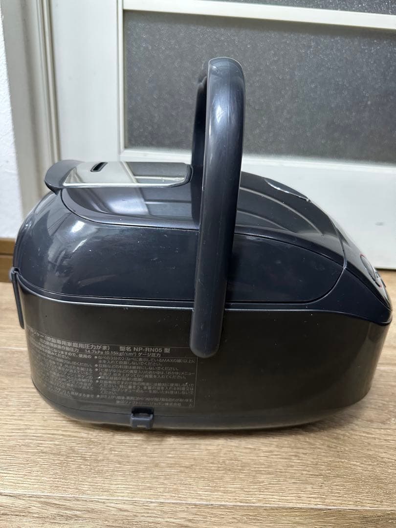 Zojirushi圧力IH炊飯ジャー 3合炊きNP-RN05 2022年製