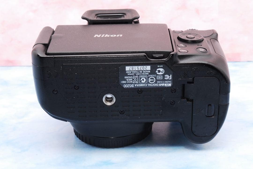 ☆ニコン D5200◎手ぶれ補正Wレンズ◎付属品多数◎バッグ＆バッテリー2個