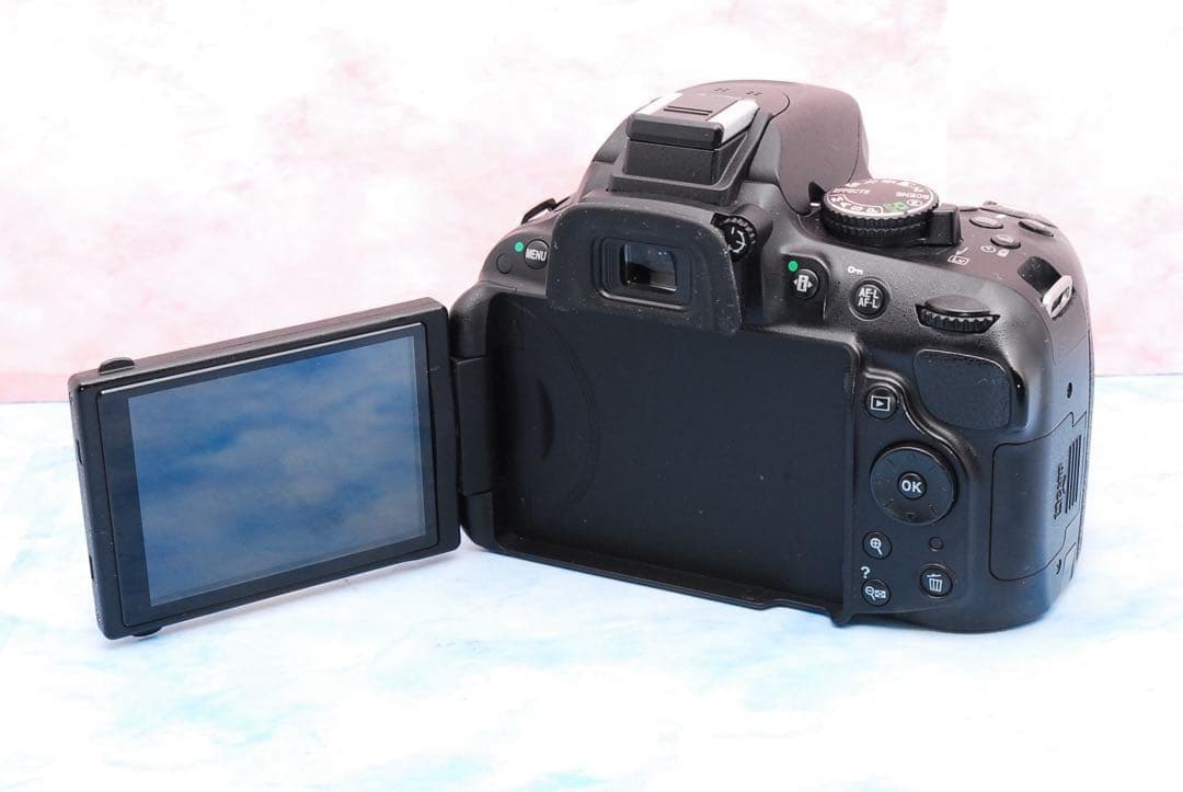 ☆ニコン D5200◎手ぶれ補正Wレンズ◎付属品多数◎バッグ＆バッテリー2個