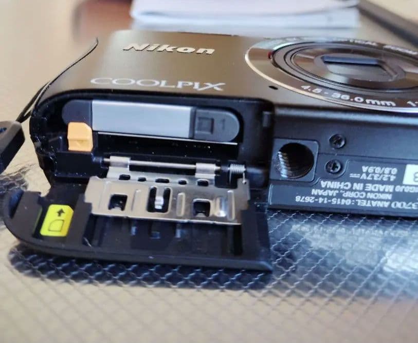 【ハナ商品】Nikon COOLPIX S3700
