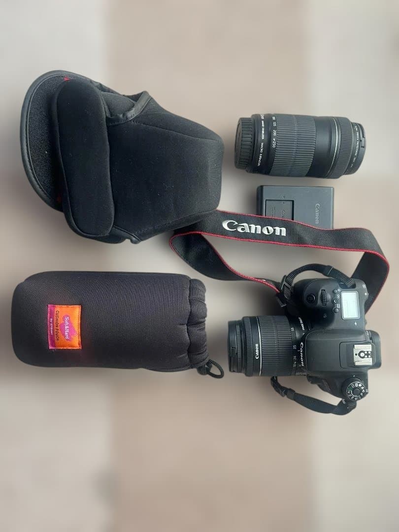 Canon EOS 8000D ダブルズーム　充電器付　動作OK