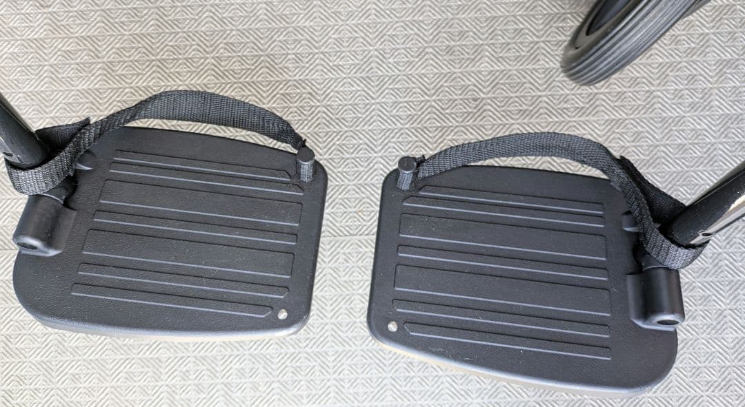 美品最安値 ★軽量電動車椅子 ★電動アシスト付★ 17.8kgバッテリ2個付★