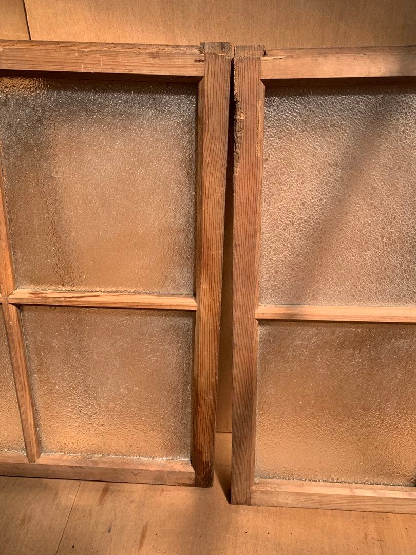 レトロ　古い木枠小窓4分割　ダイヤガラス戸2枚　古家建具店舗什器昭和