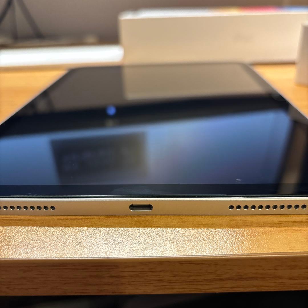 美品アップルケアプラス付　Apple iPad シルバー10世代64Gwifi
