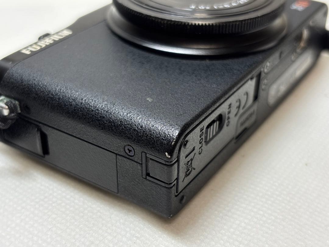 FUJIFILM XQ1 本体＋バッテリー【訳あり】