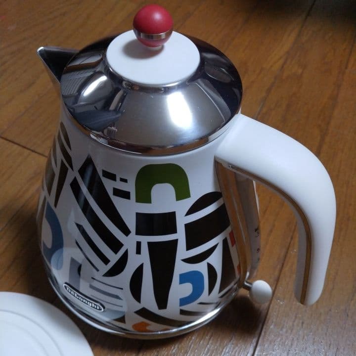 De'Longhiお洒落な 電気ケトル