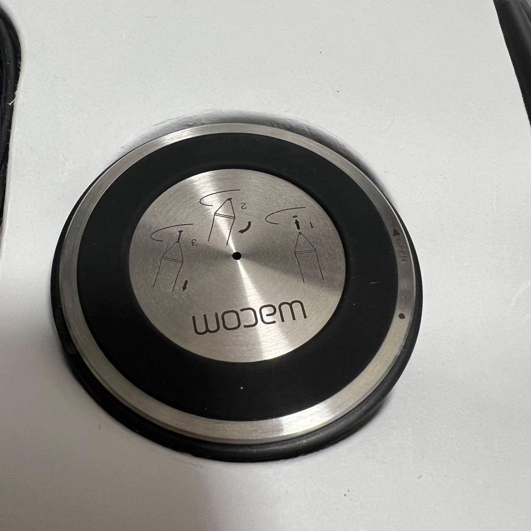 Wacom Intuos Pro ペンタブレット PTH-660KO