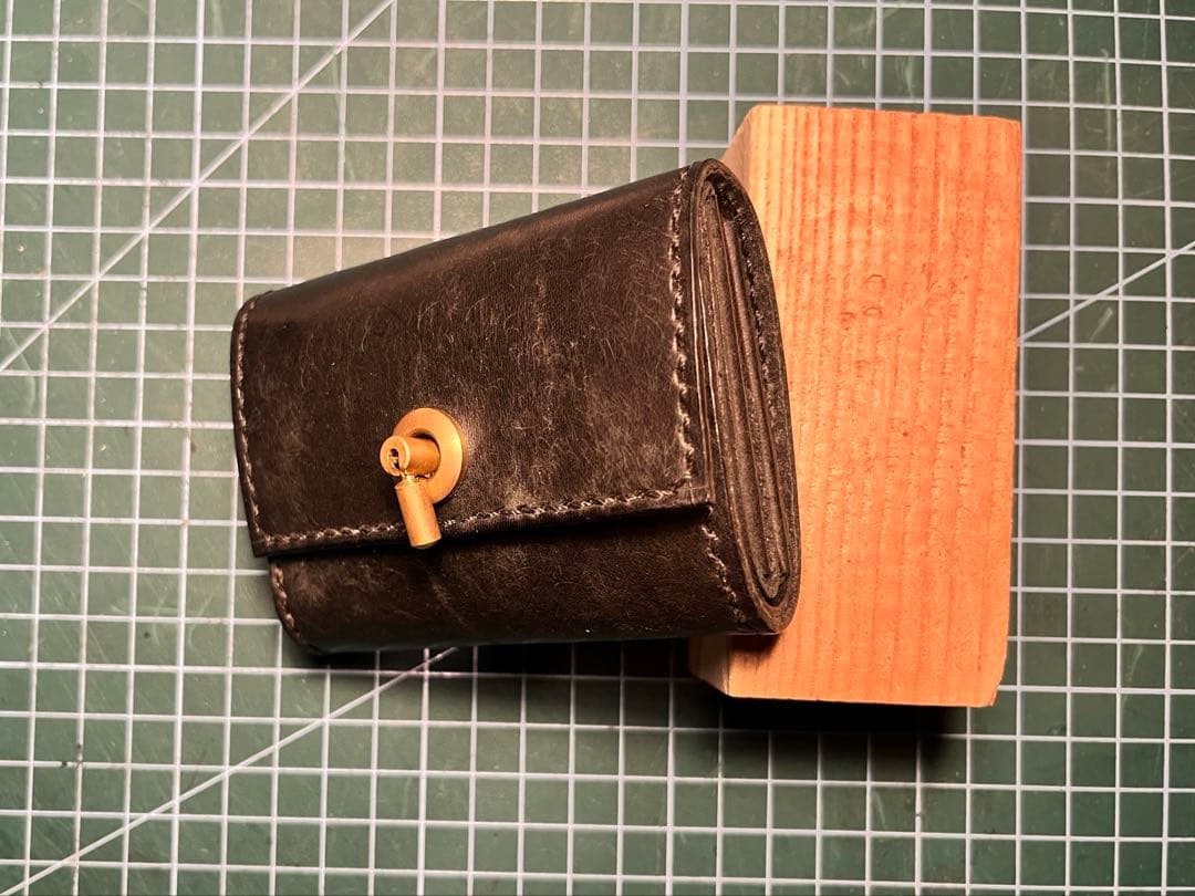 三つ折りコンパクト財布