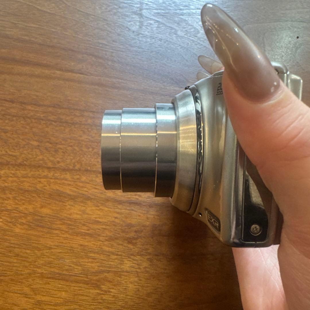 FUJIFILM コンパクトデジタルカメラ F1000EXR