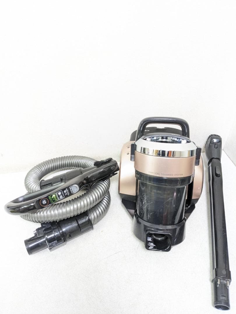 東芝 東芝 VC-SG620-N サイクロン式掃除機 2018年製 ヘッド無し