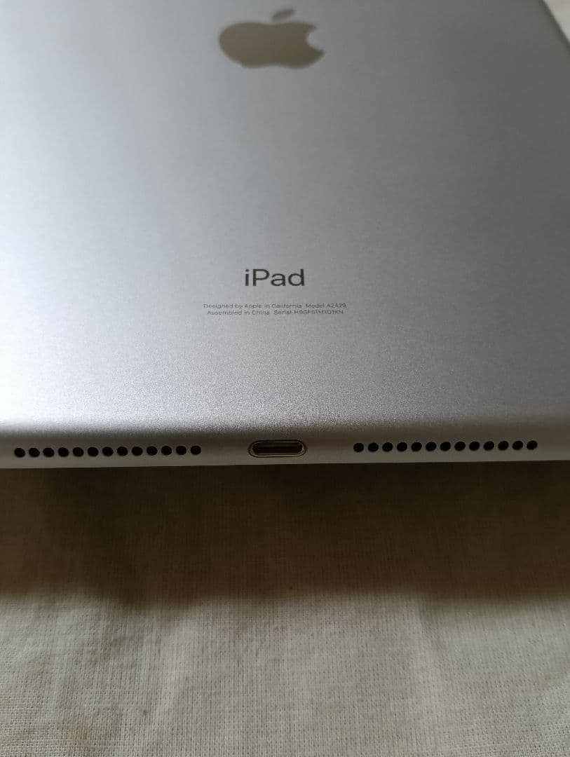 美品 iPad 第8世代 バッテリー97%