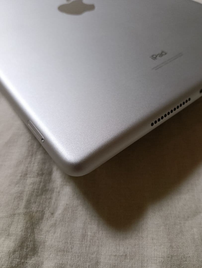 美品 iPad 第8世代 バッテリー97%