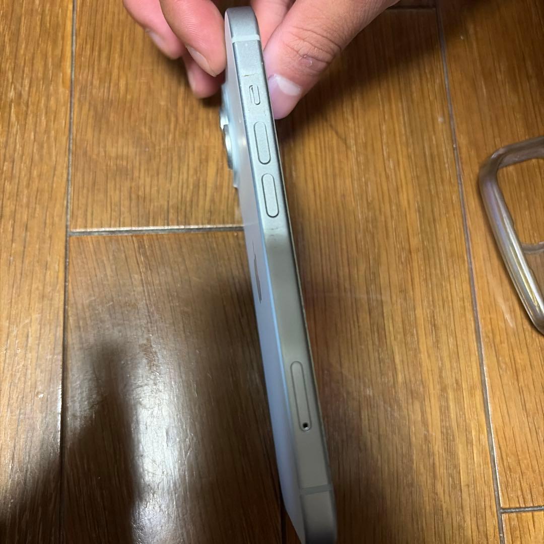 iPhone15 バッテリー87%