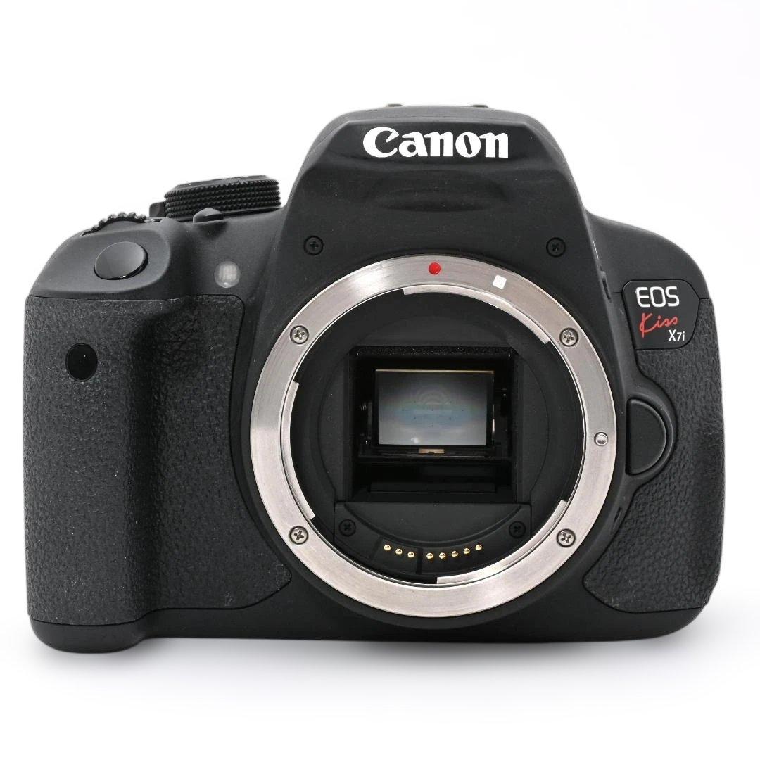 ショット数8813回 Canon EOS Kiss X7i 高倍率ズームキット