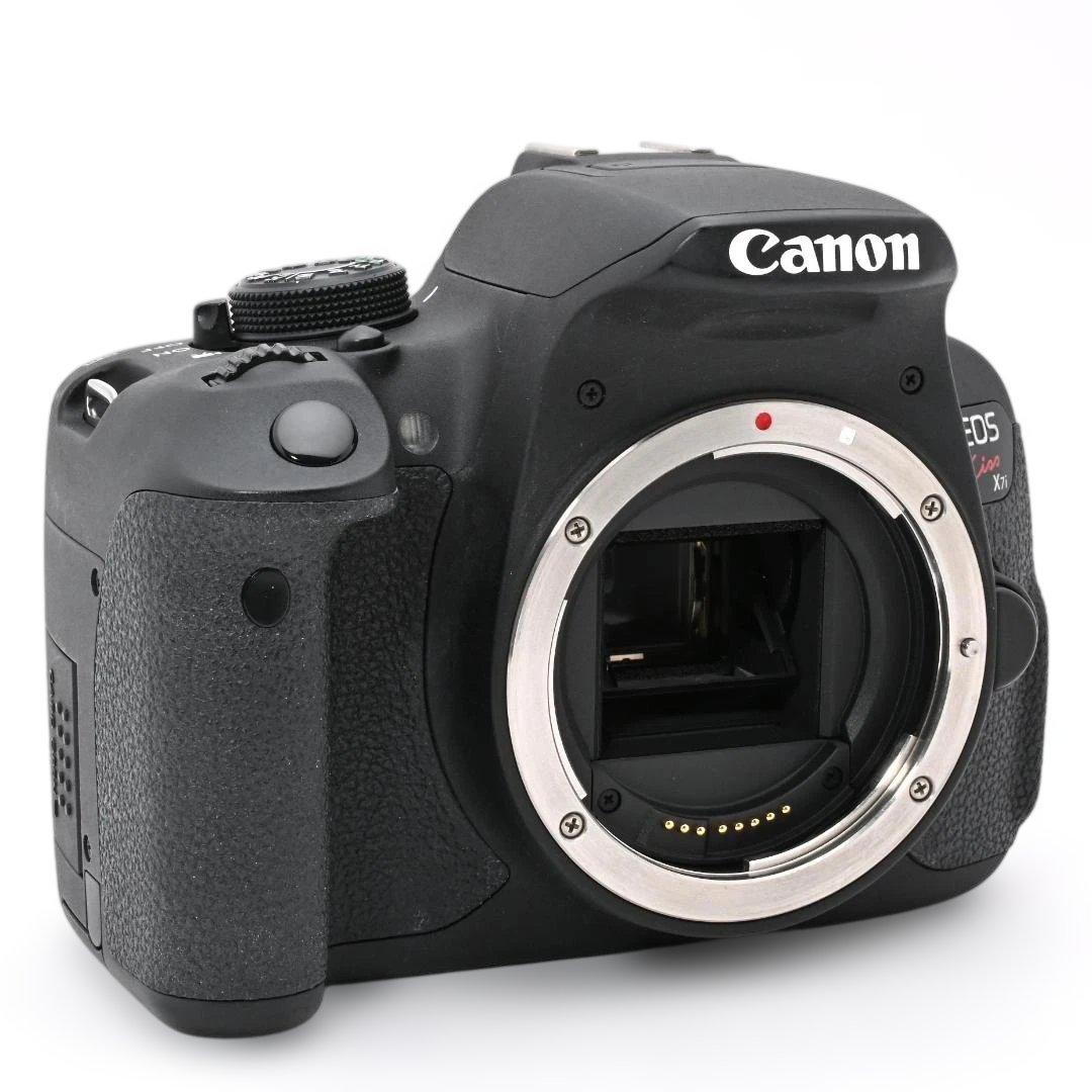 ショット数8813回 Canon EOS Kiss X7i 高倍率ズームキット