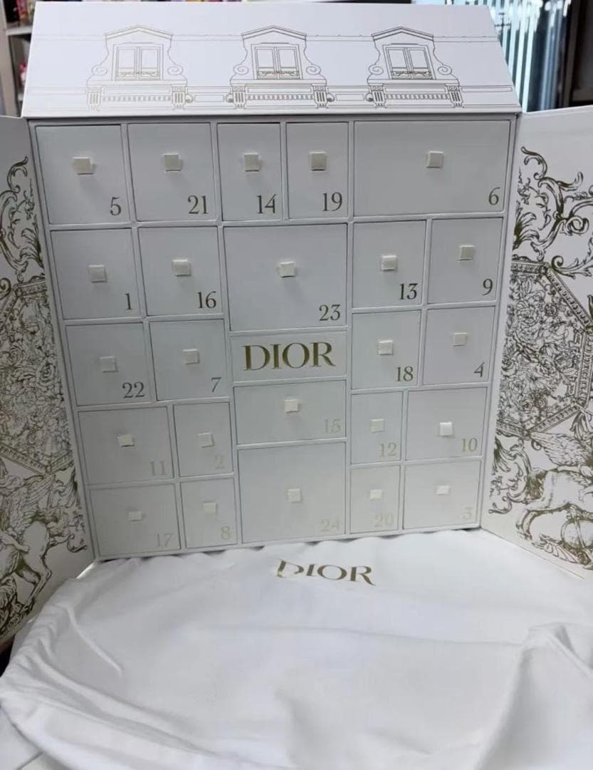 Dior モンテーニュ コフレ アドベントカレンダー 2024 ホリデー