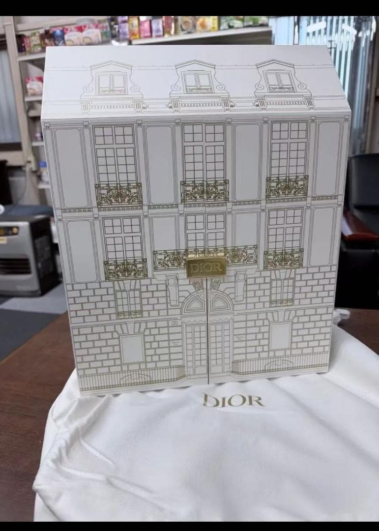 Dior モンテーニュ コフレ アドベントカレンダー 2024 ホリデー