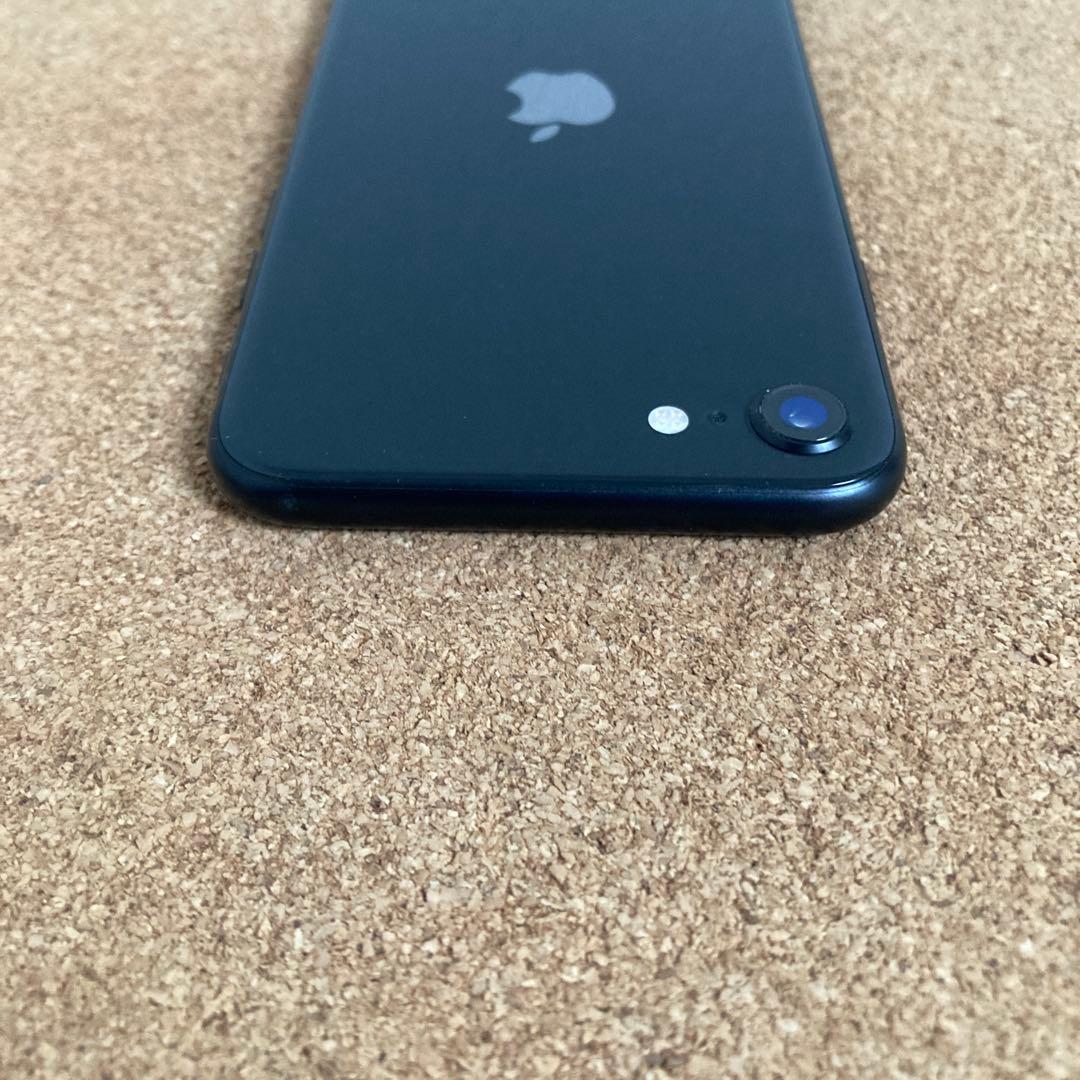 69【早い者勝ち】電池ほぼ新品☆iPhoneSE2 128GB SIMフリー☆